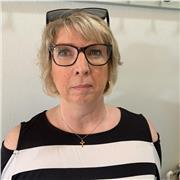 Englisch Tutorin, die Kinder aller Altergruppen unterrichtet